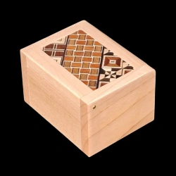 Karakuri Box: Fake Box – Diagonal bird’s-eye view featuring Koyosegi marquetry – Designer: KCG