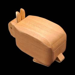Karakuri-Box : Mini Goron - Vue aérienne en diagonale du dos du lapin - Créateur : Yoh Kakuda