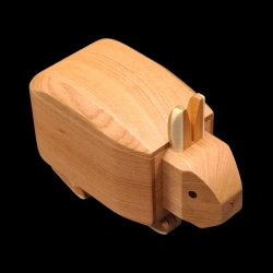 Karakuri-Box : Mini Goron - Vue aérienne en diagonale du devant du lapin - Créateur : Yoh Kakuda