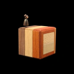 Karakuri Box: El filósofo «Bara-bara» - Vista horizontal y trasera - Creador: Kash-Kash