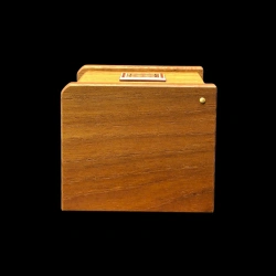 Karakuri box : Vue horizontal d'un côté - Créateur : Hiroshi Iwahara
