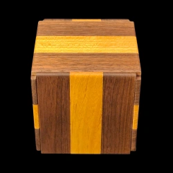 Karakuri Box: New Secret Box 1 – 6 Schritte – Ansicht von oben – 1 weißer Streifen – Designer: KCG