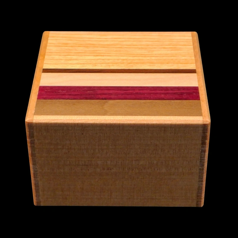 Himitsu-Bako : 12 Steps Square Natural Woods - Vue de haut marqueterie et côté - Créateur : Hiroyuki Oka