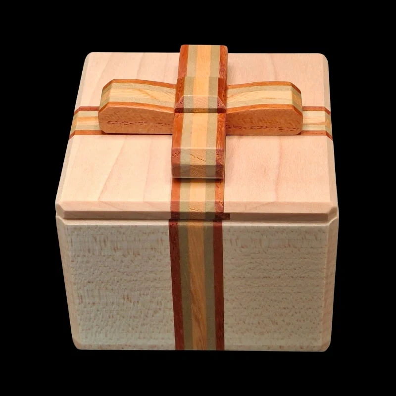 Karakuri Box : A Present For You - Vue de haut - Nœud cadeau en bois - Créateur : Shou Sugimoto