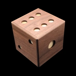 Karakuri Box: The Dice – Ansicht von oben und diagonal auf die Punkte 6, 2 und 1 – Designer Akio Kamei