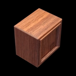 Karakuri Box : Small Box: Gravity - Vue de haut en diagonale du dessous - Créateur : Osamu Kasho