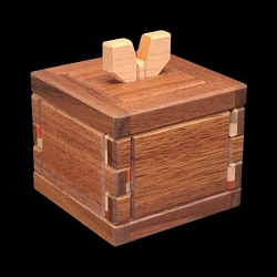 Karakuri box: Let's get dressed - Diagonal view - Designer: Shou Sugimoto