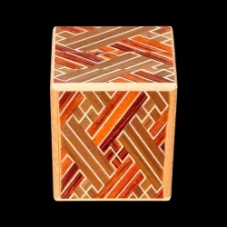 Himitsu-bako: 2 sun 10 steps Saya two-tone - Aerial view of the box in an upright position - Manufacturer: Izumiya