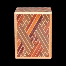 Himitsu-bako: 2 sun 10 steps, two-tone Saya - Front view of the box standing upright - Manufacturer: Izumiya