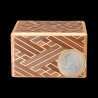 Himitsu-Bako: Kurosaya 2 sun 10 steps – View from the long side with a 1-euro coin for comparison – Manufacturer: Izumiya