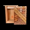Himitsu-bako : Tirelire 4 Sun 12 Steps - Vue  de la boîte ouverte avec la signature Izumiya - Fabricant : Izumiya