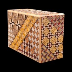 Himitsu-bako: 4-tier 7-step Traditional Koyosegi - Diagonal view of three sides - Manufacturer: Izumiya