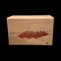 Himitsu-bako : Lever de soleil sur le Mont Fuji - 5 sun 12 étapes + 1 - Incrustation marqueterie - Vue face - Créateur : Izumiya