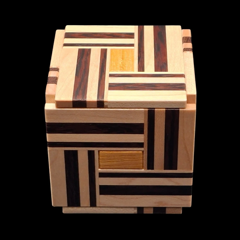 Karakuri box : XY mini - Tricolore : blanc, marron foncé, jaune - Vue de haut face - Créateur : Hideaki Kawashima