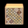 Himitsu-Bako : Cube 2 Sun 7 Steps - Vue du dessus en Yosegi-Zaiku - Créateur : Hiroyuki Oka