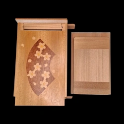 Himitsu-Bako: 5 Sun 21 Steps Fuji & Sakura – View of the open box and the Sakura marquetry
