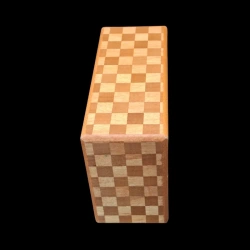 Himitsu-Bako: 5 Sun, 10 Steps, Mejiro & Ume – Luftaufnahme des Ichimatsu-Musters (Schachbrettmuster) auf zwei Seiten
